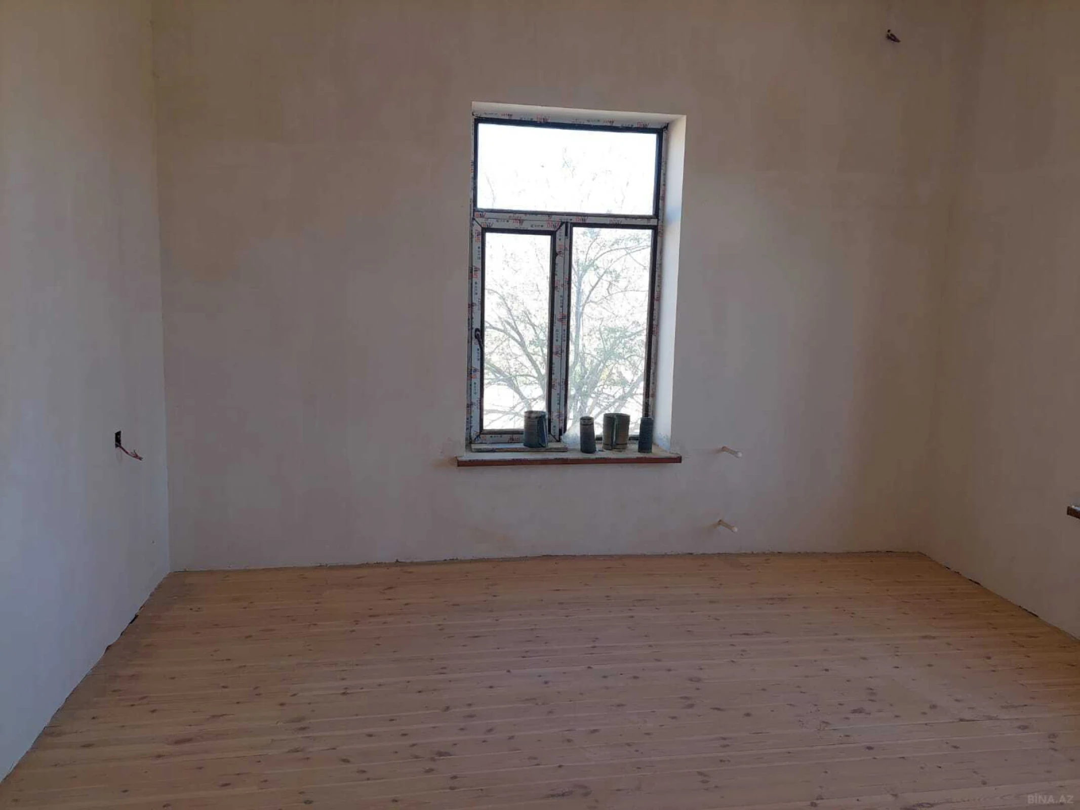 Satılır 7 otaqlı həyət evi 240 m²