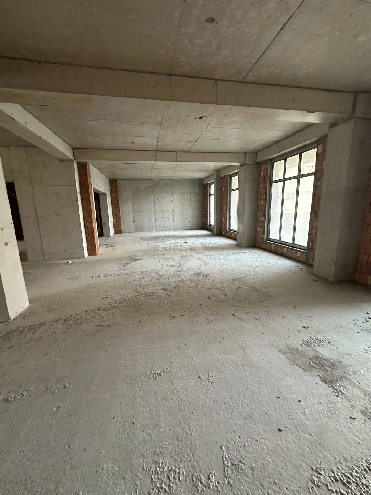 Kirayə verilir obyekt 530 m²