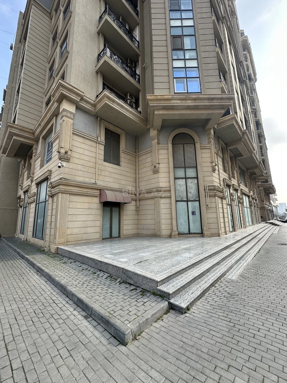 Kirayə verilir obyekt 530 m²