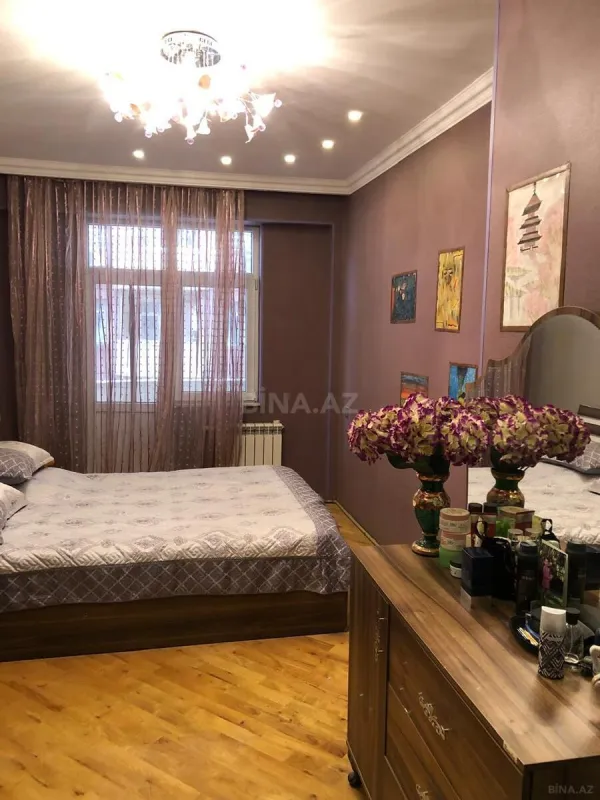 Satılır 4 otaqlı mənzil 110 m²