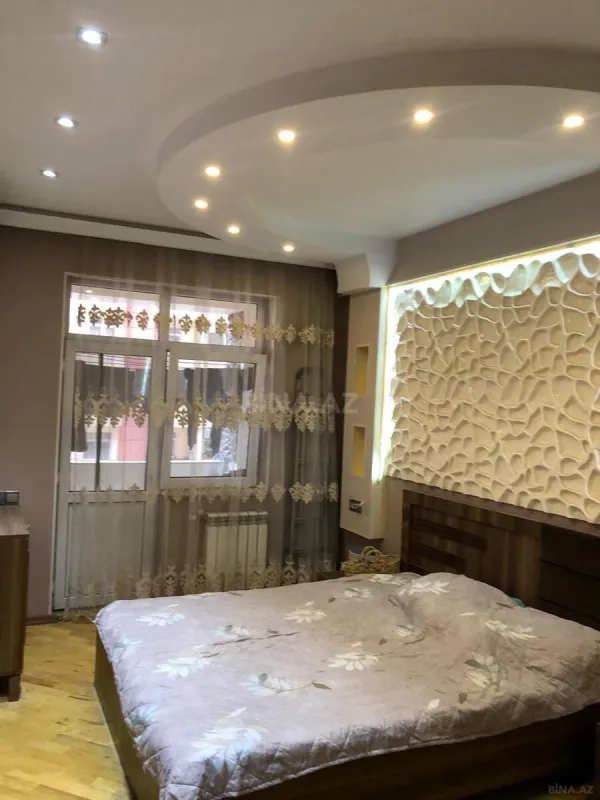 Satılır 4 otaqlı mənzil 110 m²