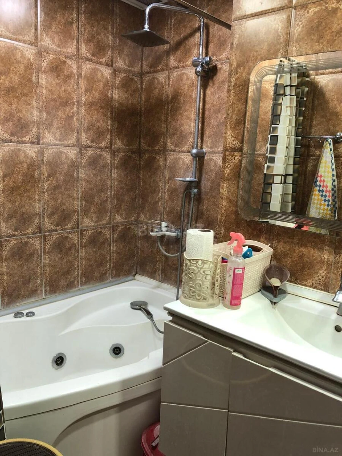 Satılır 4 otaqlı mənzil 110 m²