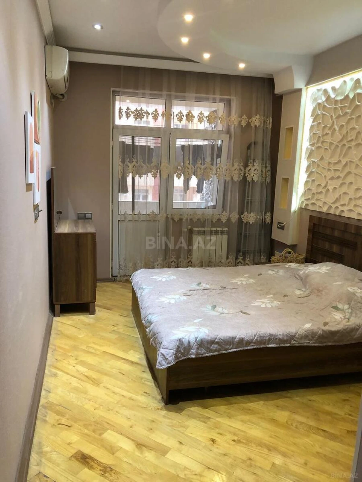 Satılır 4 otaqlı mənzil 110 m²