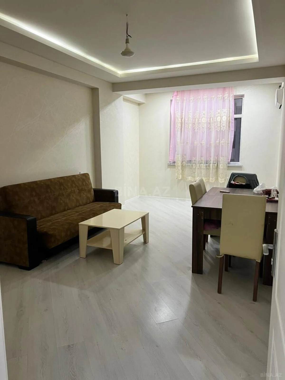 Satılır 2 otaqlı mənzil 63 m²