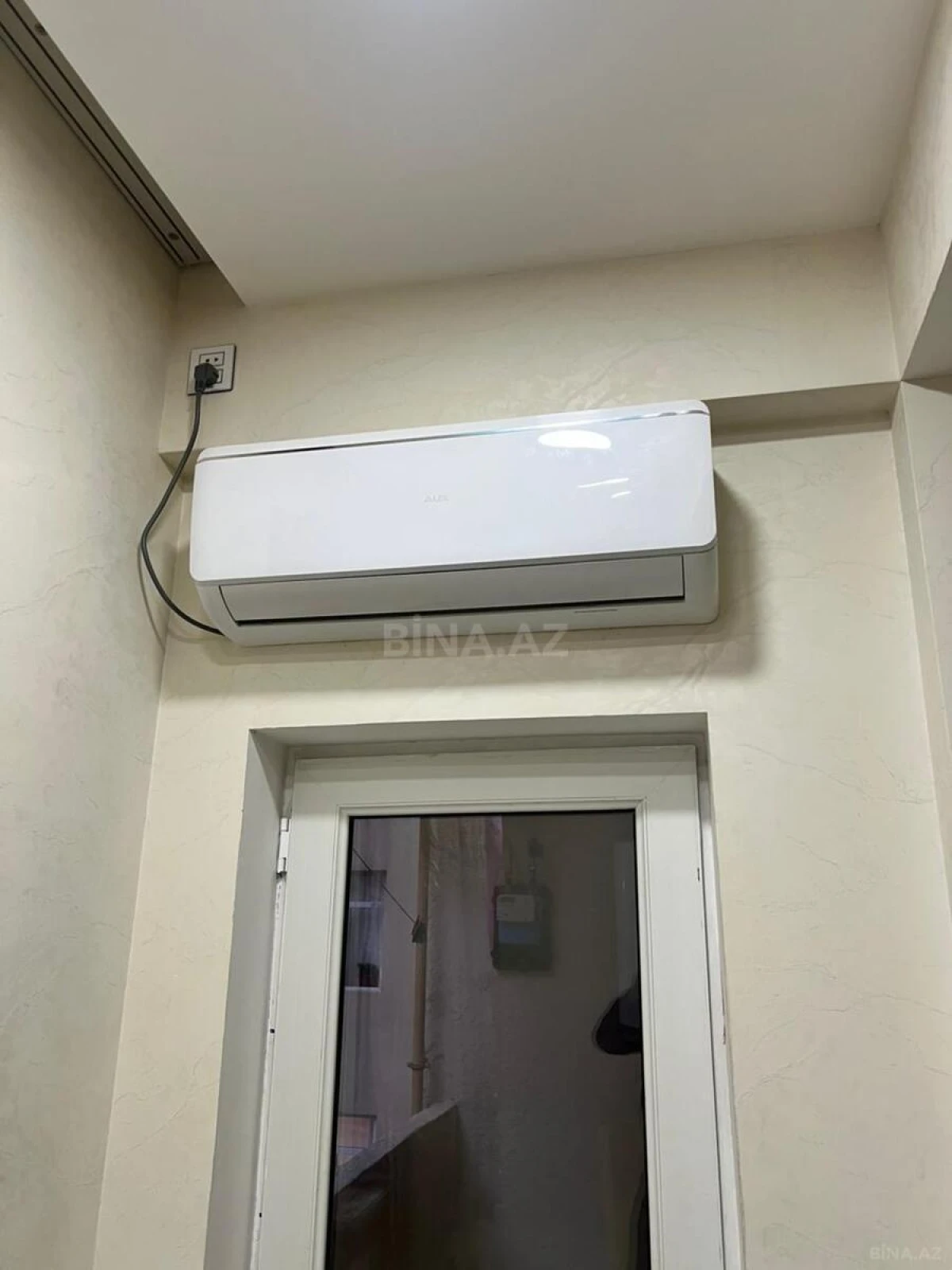 Satılır 2 otaqlı mənzil 63 m²