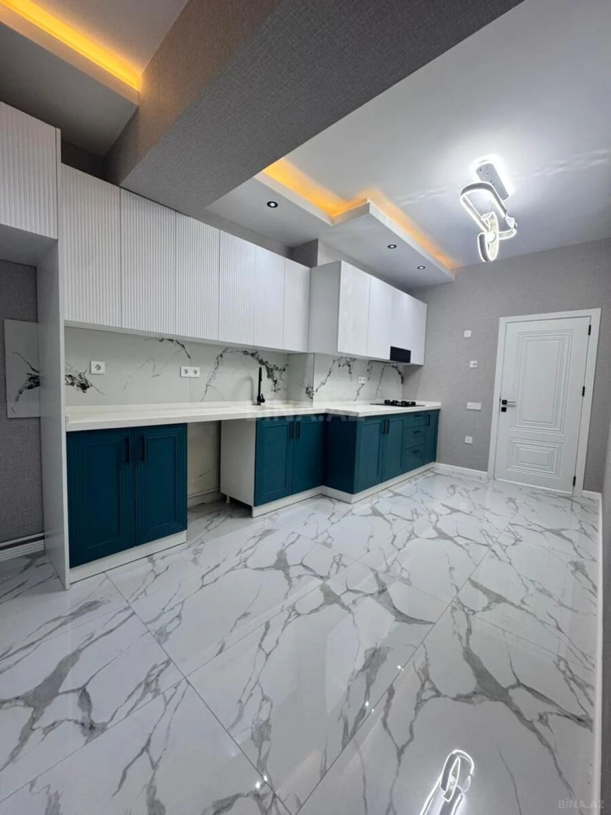 Satılır 2 otaqlı mənzil 85 m²