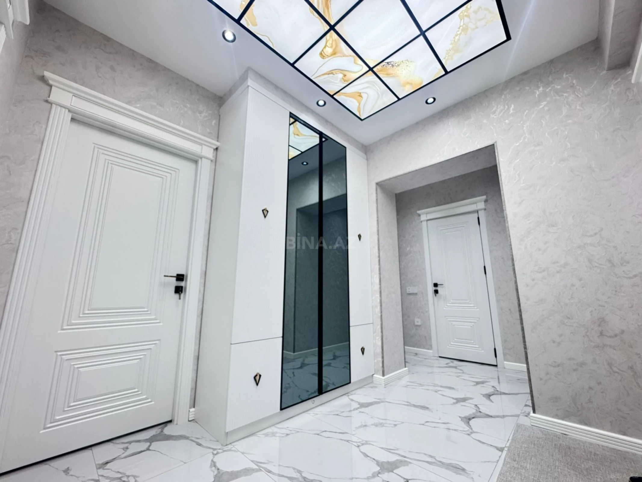 Satılır 2 otaqlı mənzil 85 m²