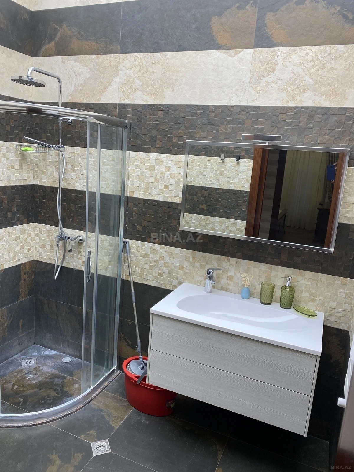 Kirayə verilir 2 otaqlı mənzil 65 m²