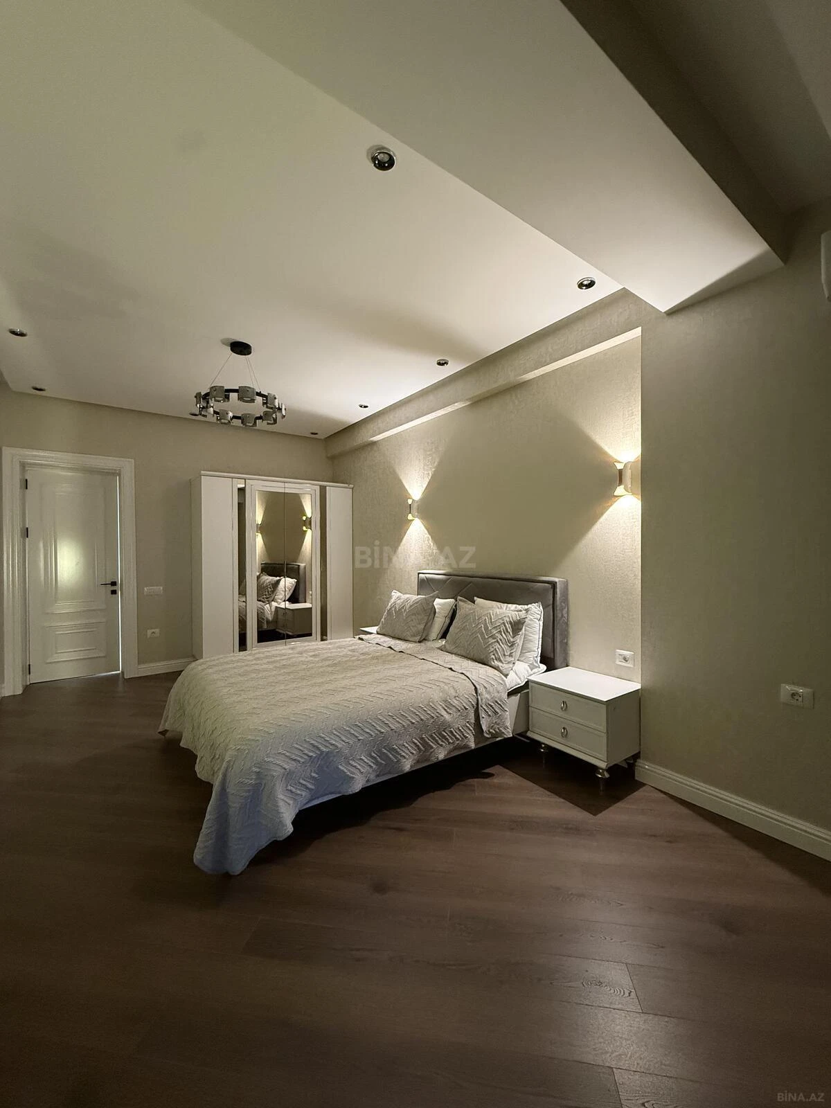 Satılır 3 otaqlı mənzil 97.4 m²