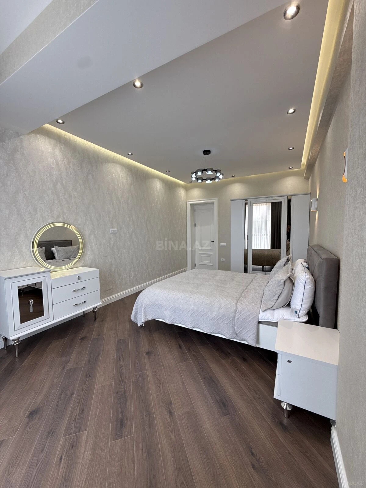 Satılır 3 otaqlı mənzil 97.4 m²
