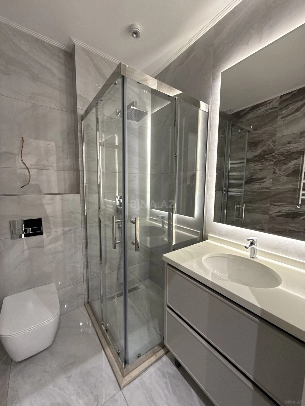 Satılır 3 otaqlı mənzil 97.4 m²