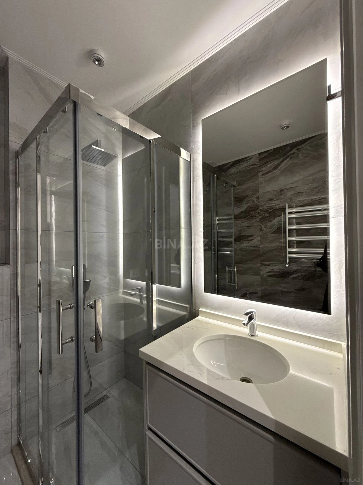 Satılır 3 otaqlı mənzil 97.4 m²