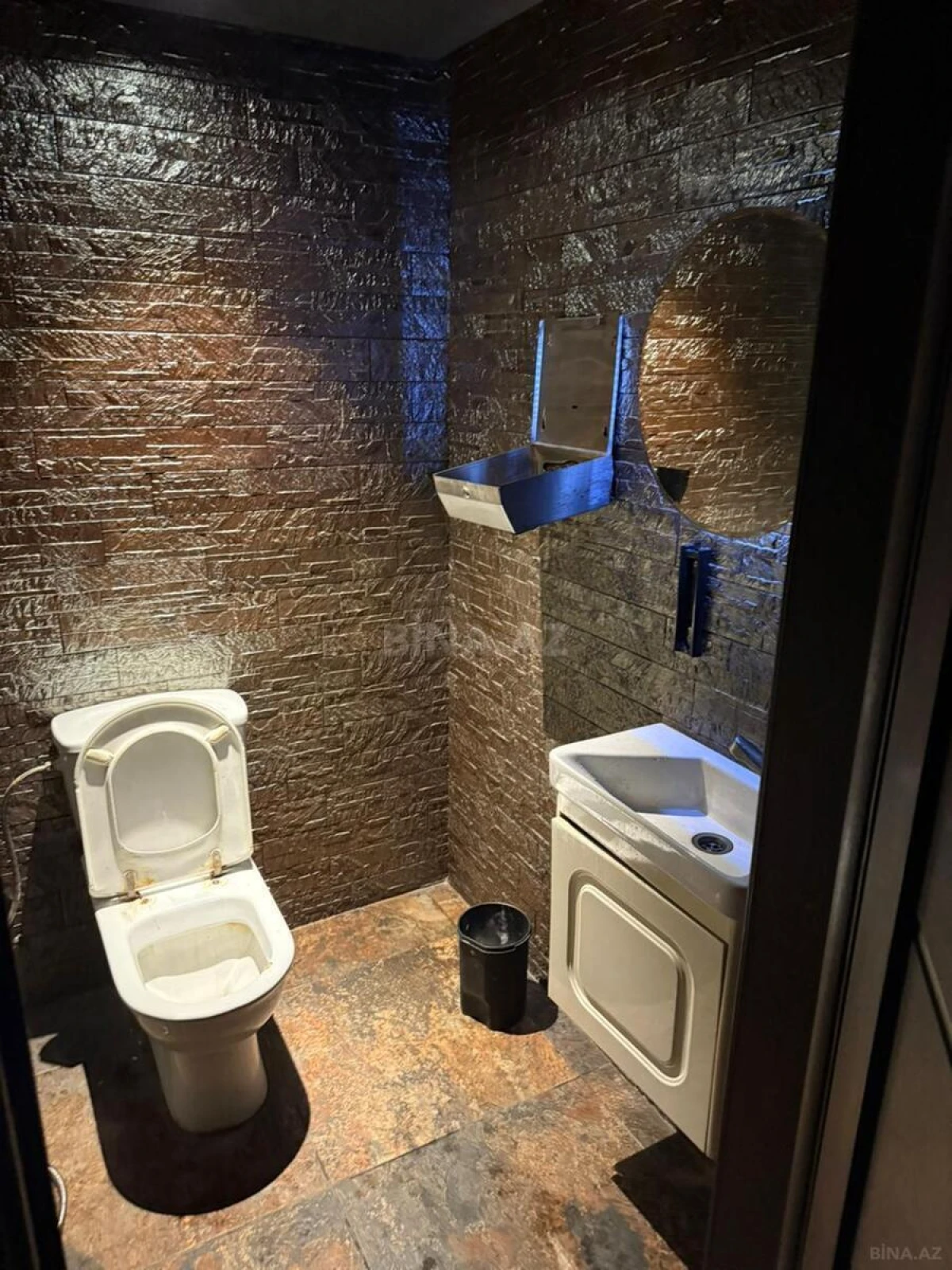 Kirayə verilir obyekt 240 m²