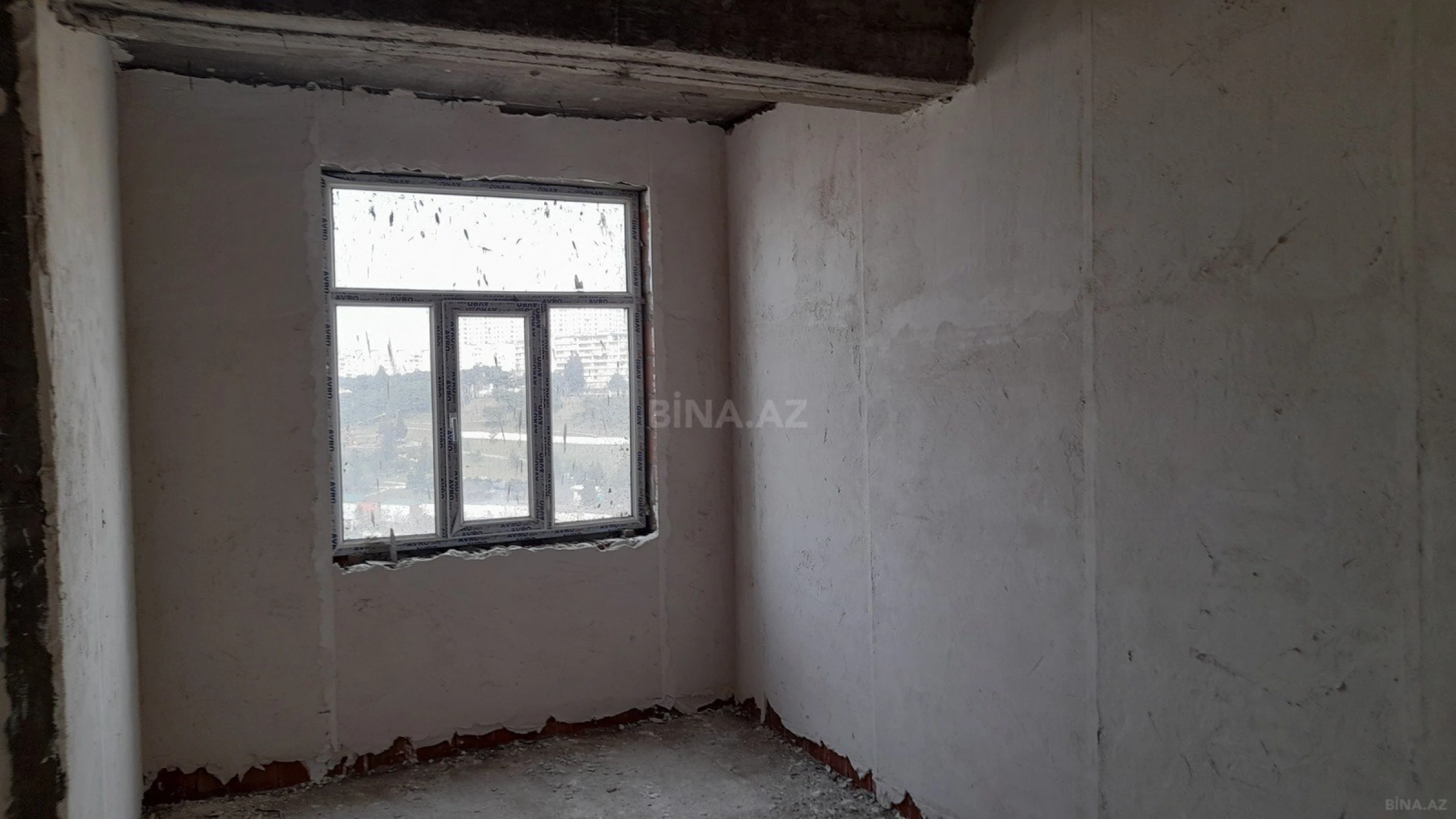 Satılır 3 otaqlı mənzil 148 m²