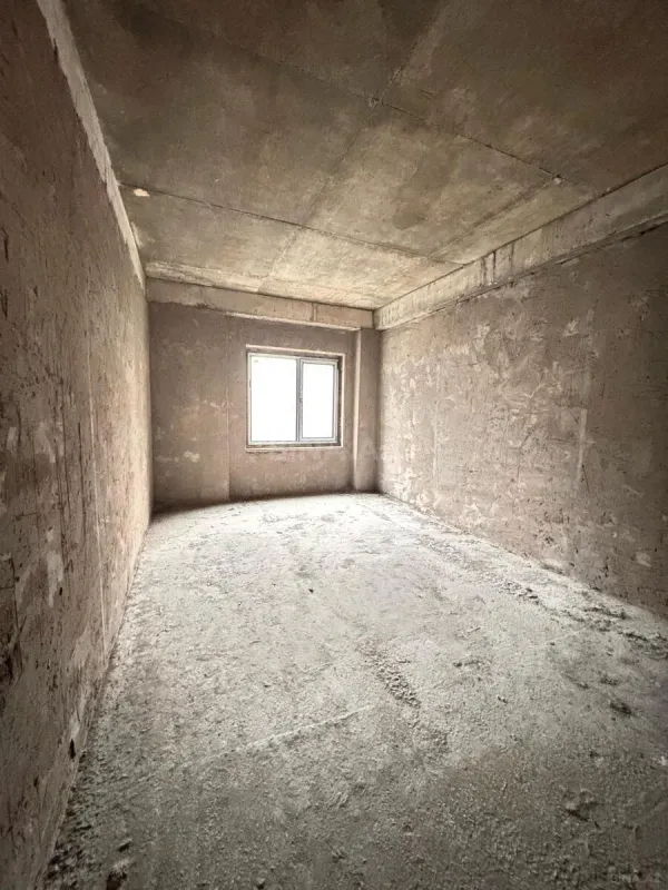 Satılır 3 otaqlı mənzil 138 m²