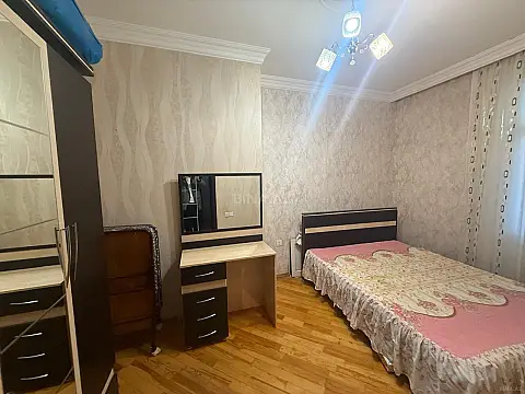 Kirayə verilir 2 otaqlı mənzil 70 m²