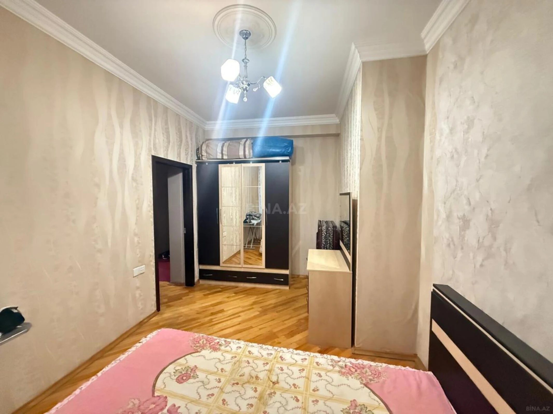 Kirayə verilir 2 otaqlı mənzil 70 m²