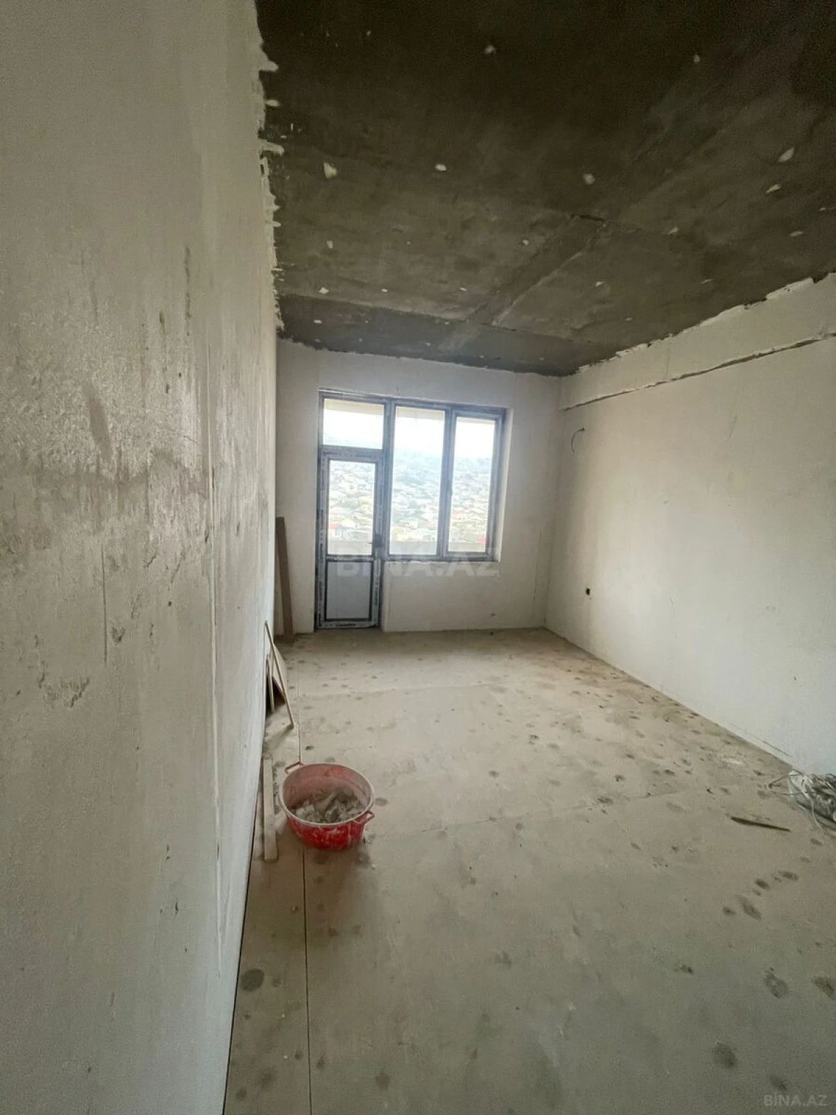 Satılır 3 otaqlı mənzil 116 m²