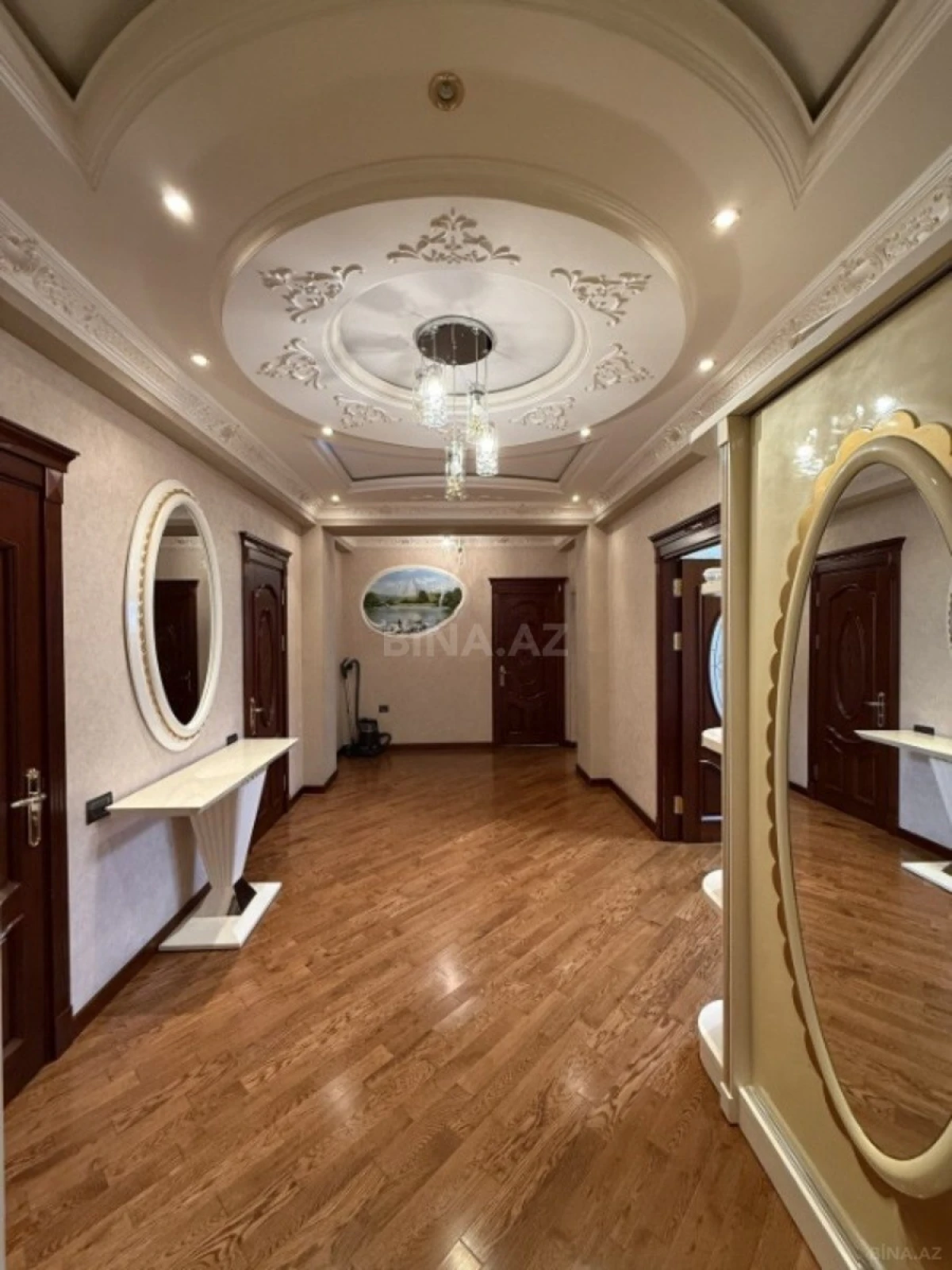 Satılır 3 otaqlı mənzil 160 m²