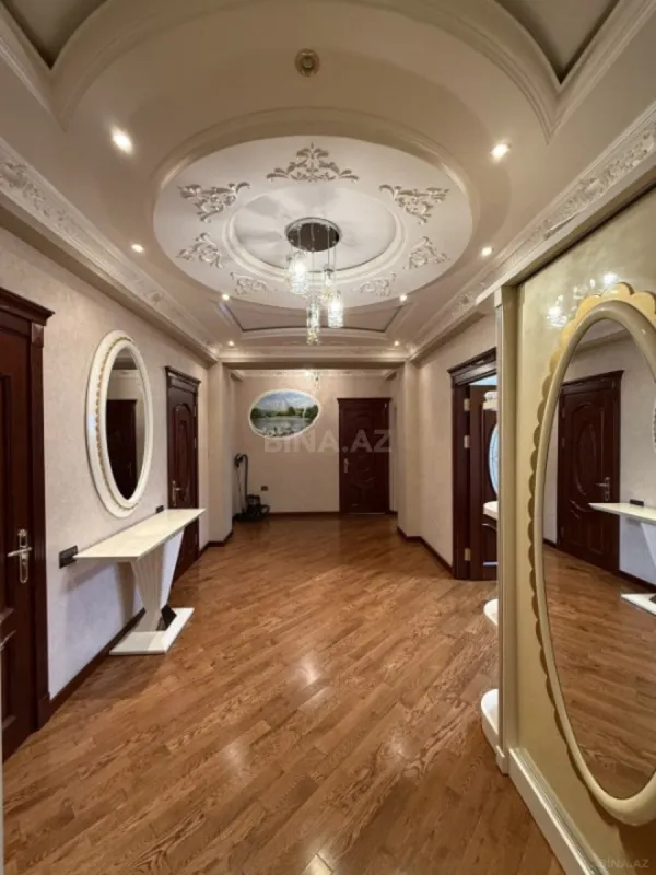 Satılır 3 otaqlı mənzil 160 m²