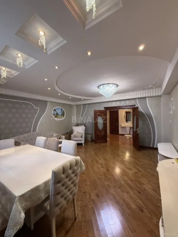 Satılır 3 otaqlı mənzil 160 m²