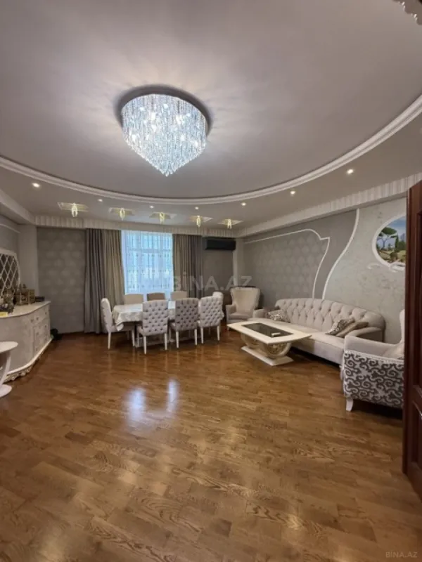 Satılır 3 otaqlı mənzil 160 m²