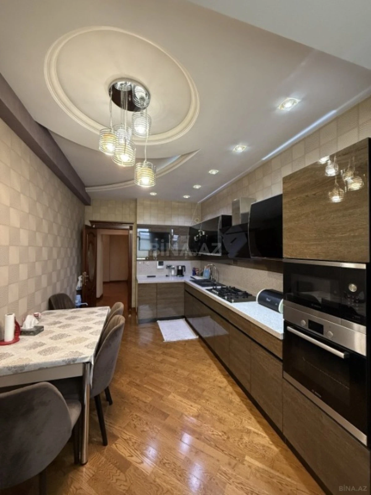 Satılır 3 otaqlı mənzil 160 m²
