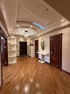 Satılır 3 otaqlı mənzil 160 m²