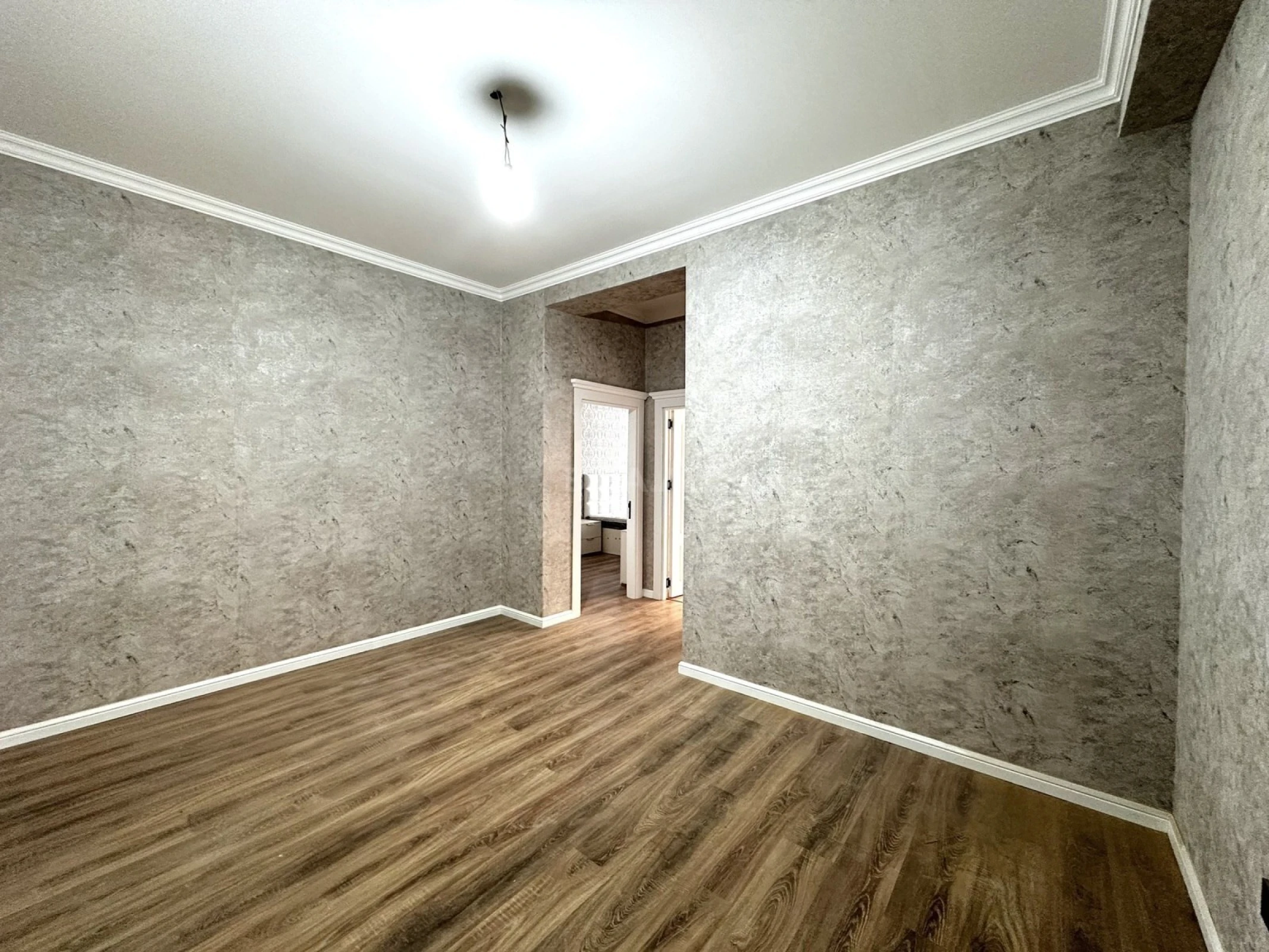Satılır 2 otaqlı mənzil 80 m²