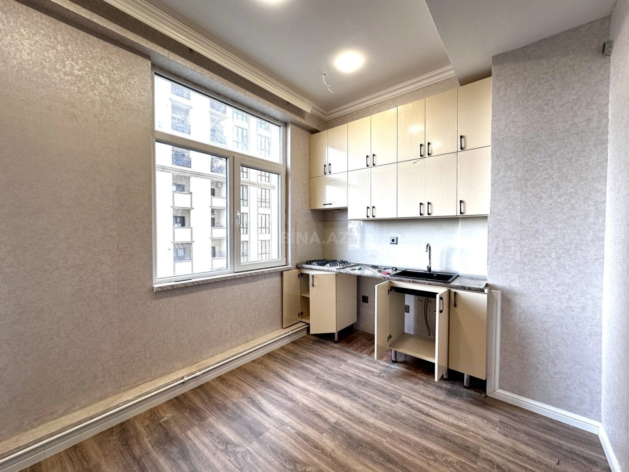 Satılır 2 otaqlı mənzil 80 m²