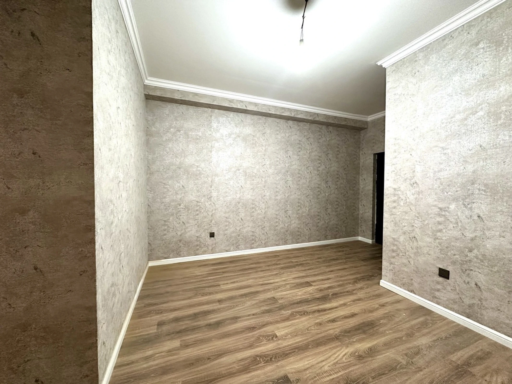 Satılır 2 otaqlı mənzil 80 m²