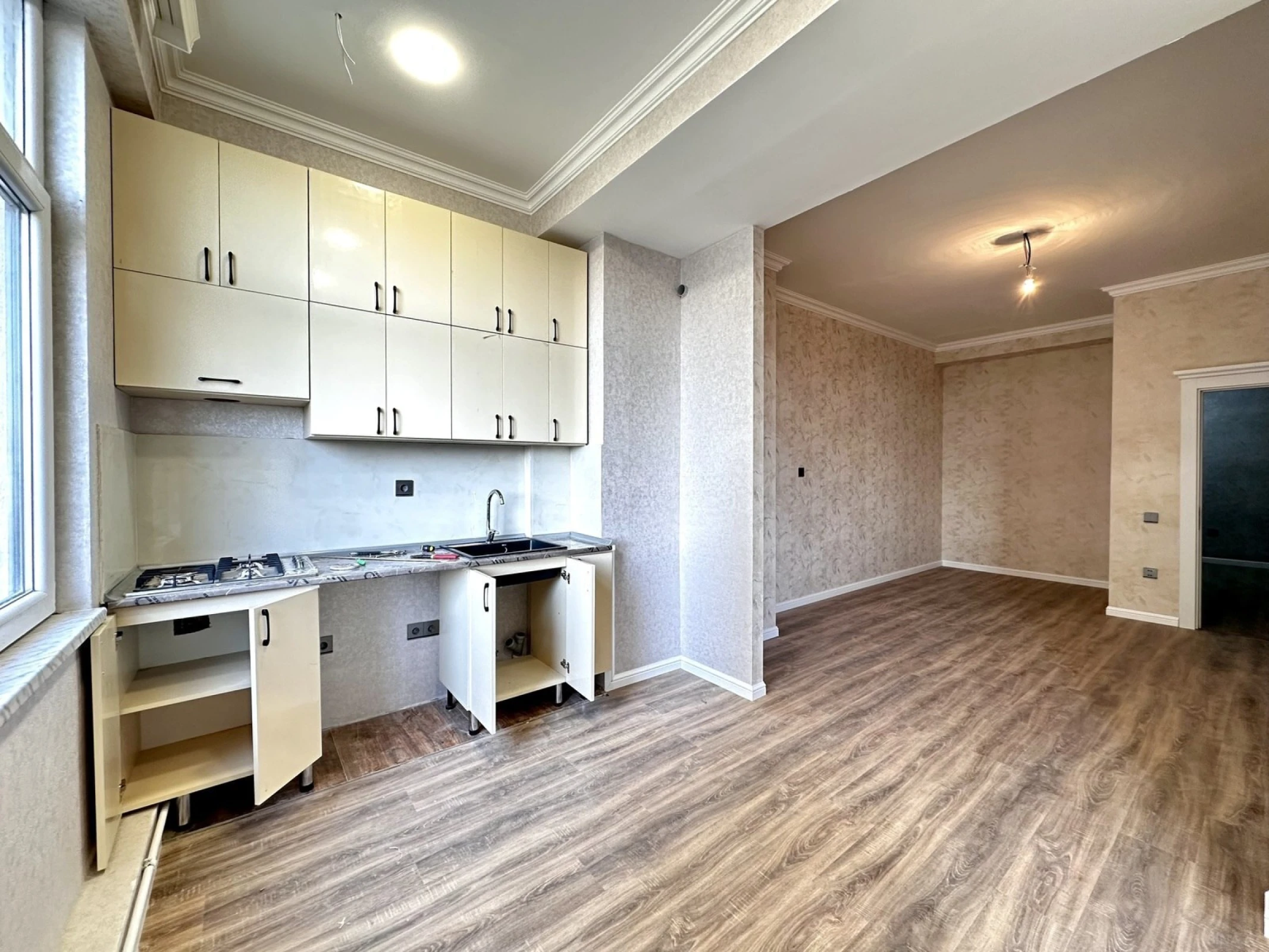Satılır 2 otaqlı mənzil 80 m²