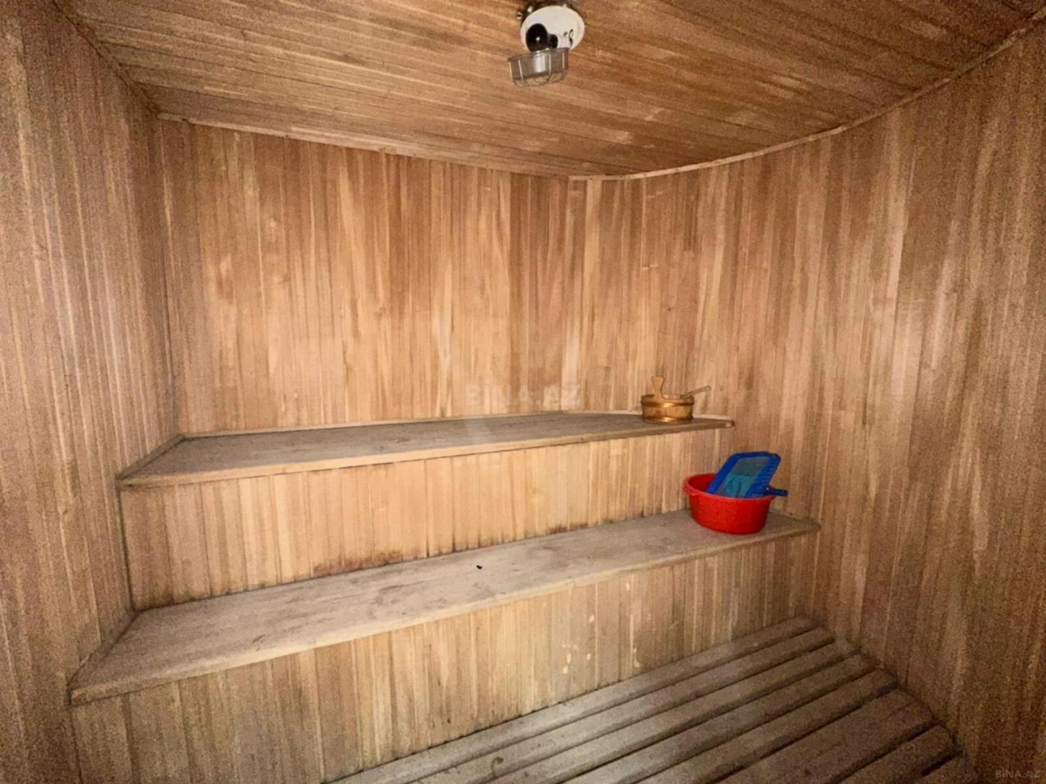 Satılır 8 otaqlı həyət evi 600 m²