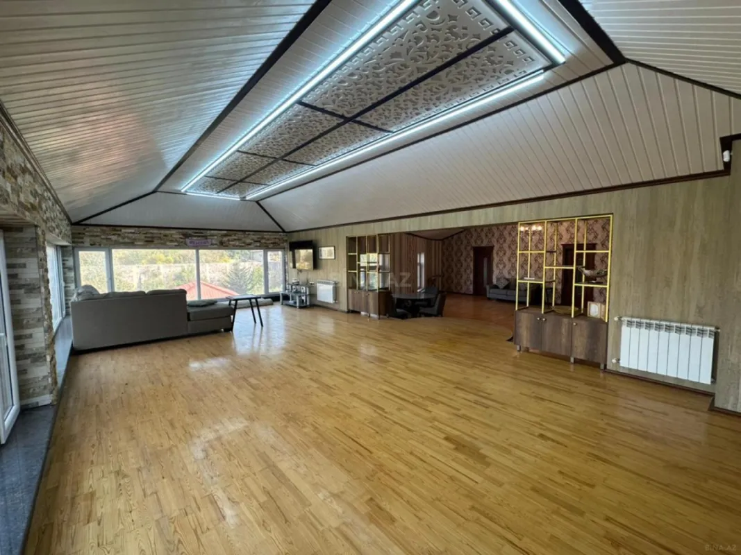 Satılır 8 otaqlı həyət evi 600 m²