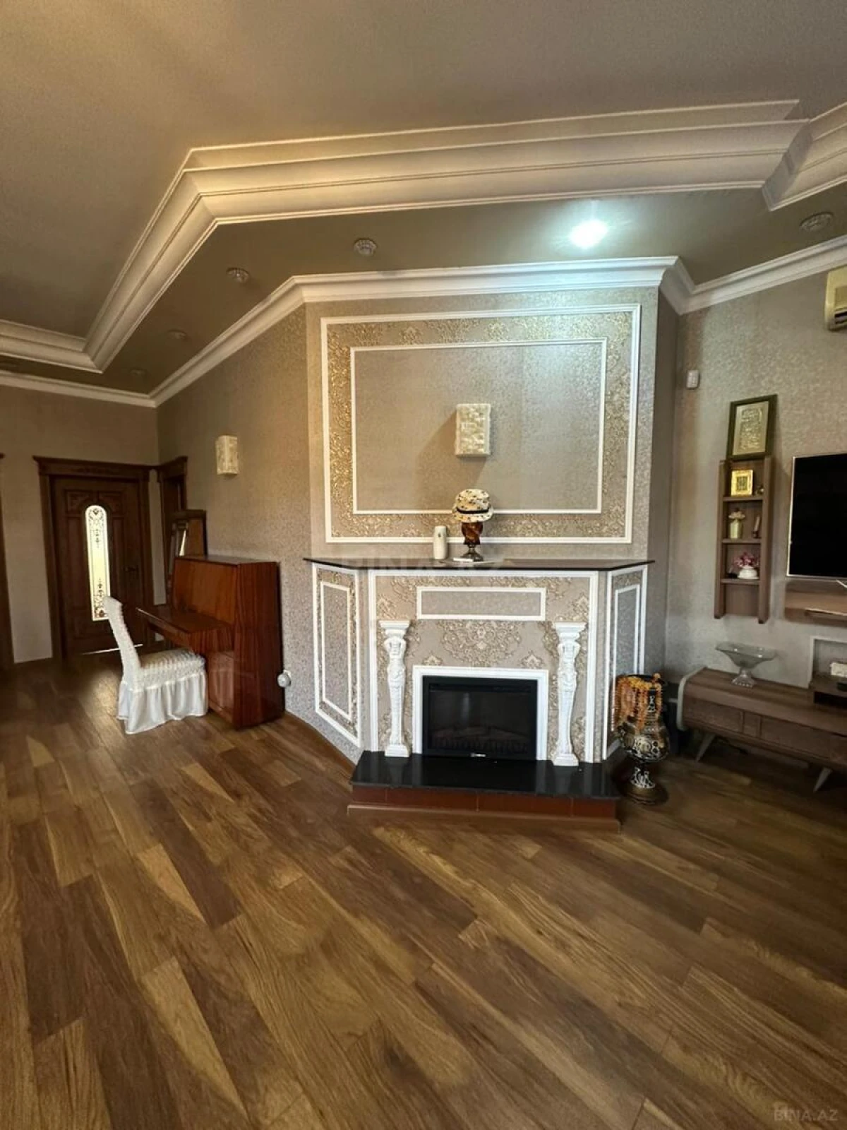 Satılır 8 otaqlı həyət evi 600 m²