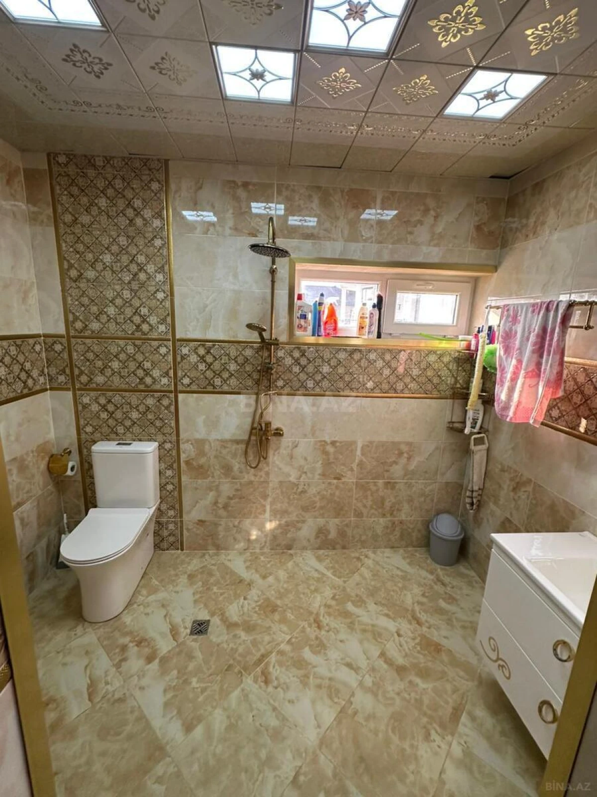 Satılır 8 otaqlı həyət evi 600 m²
