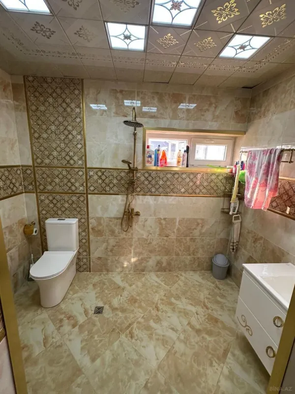 Satılır 8 otaqlı həyət evi 600 m²