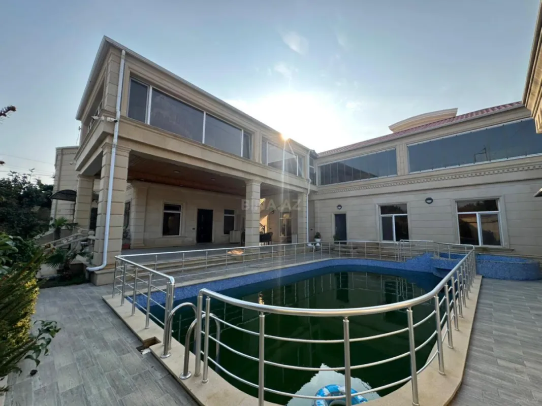 Satılır 8 otaqlı həyət evi 600 m²