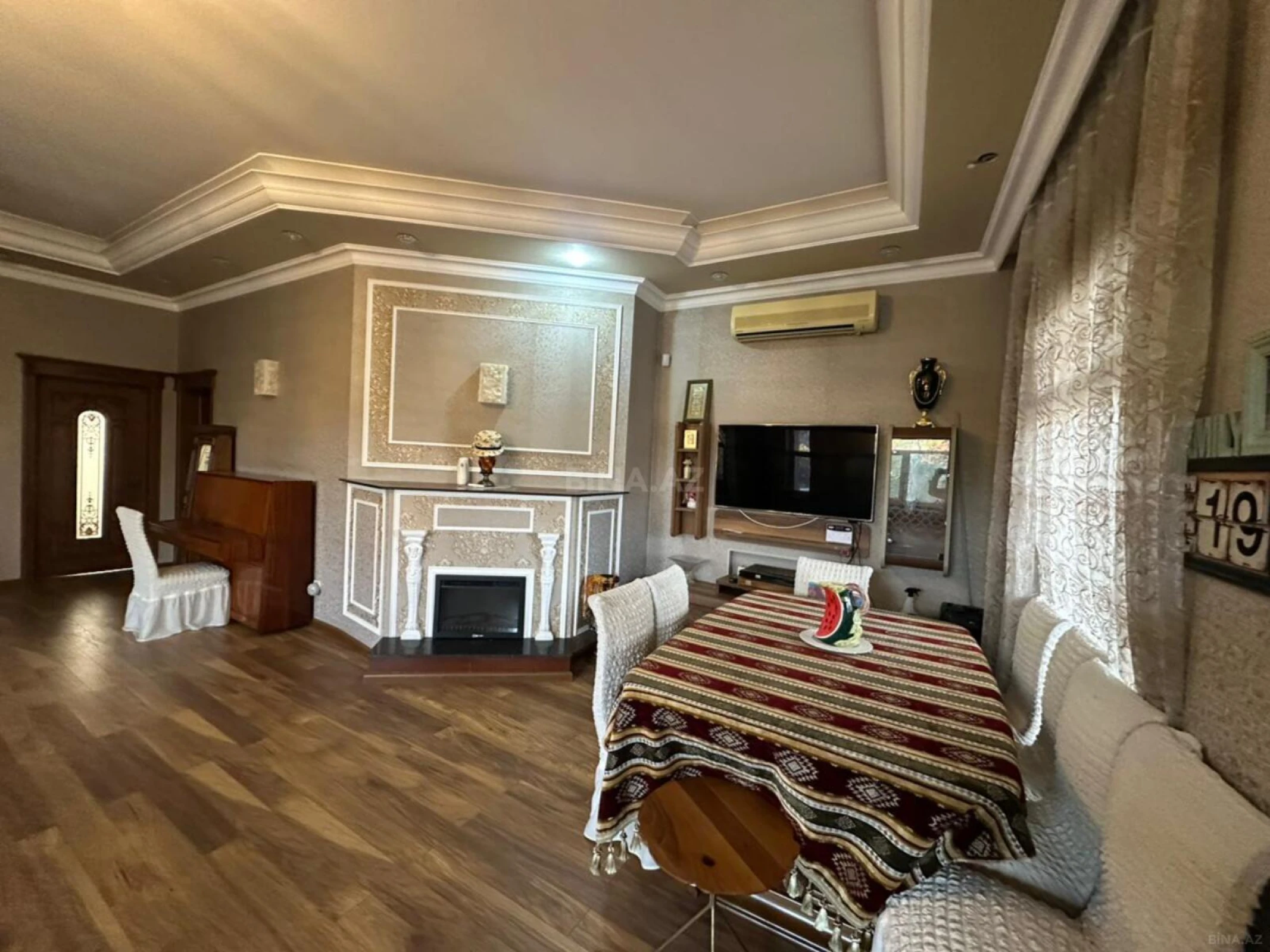 Satılır 8 otaqlı həyət evi 600 m²