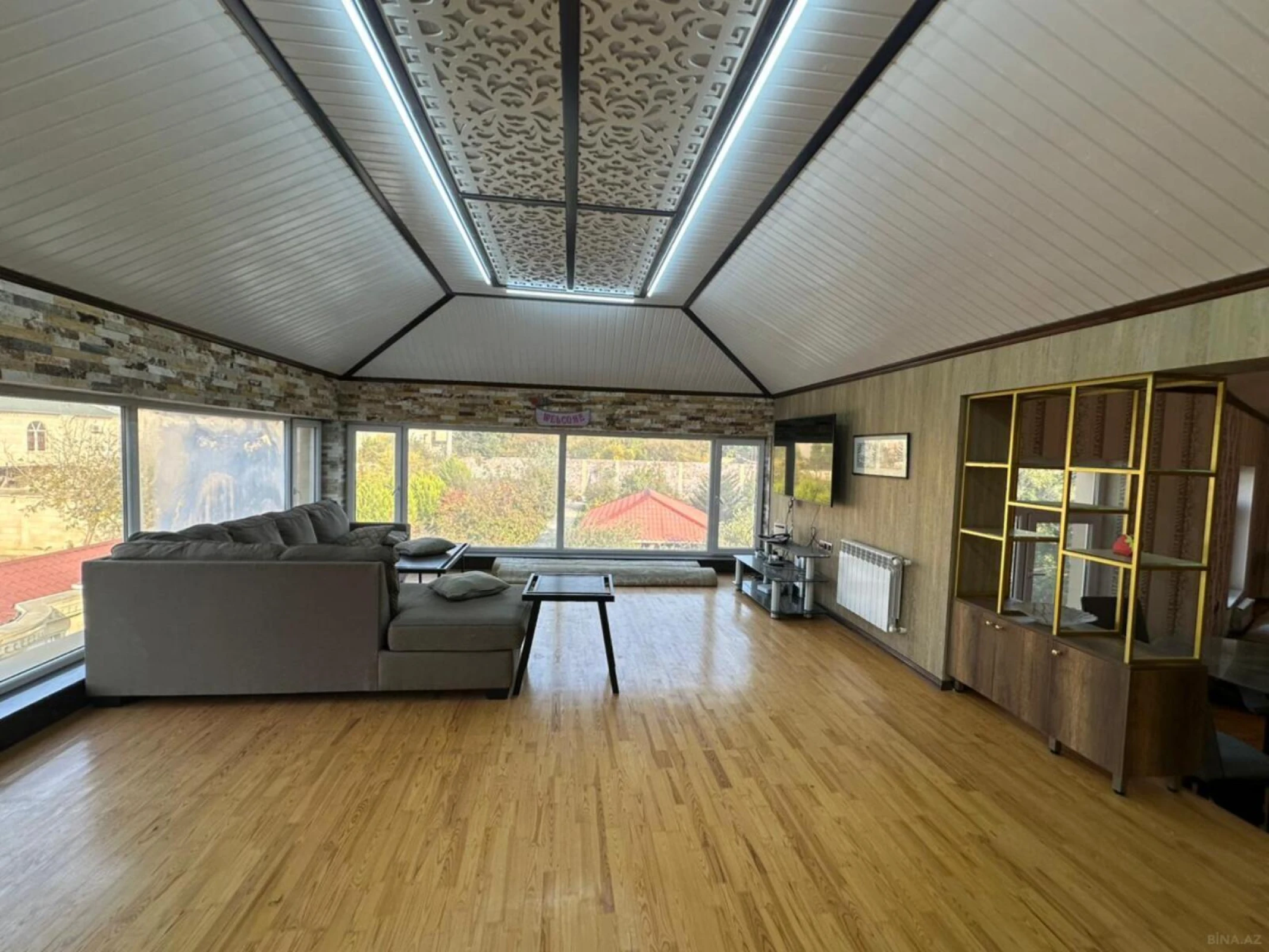 Satılır 8 otaqlı həyət evi 600 m²