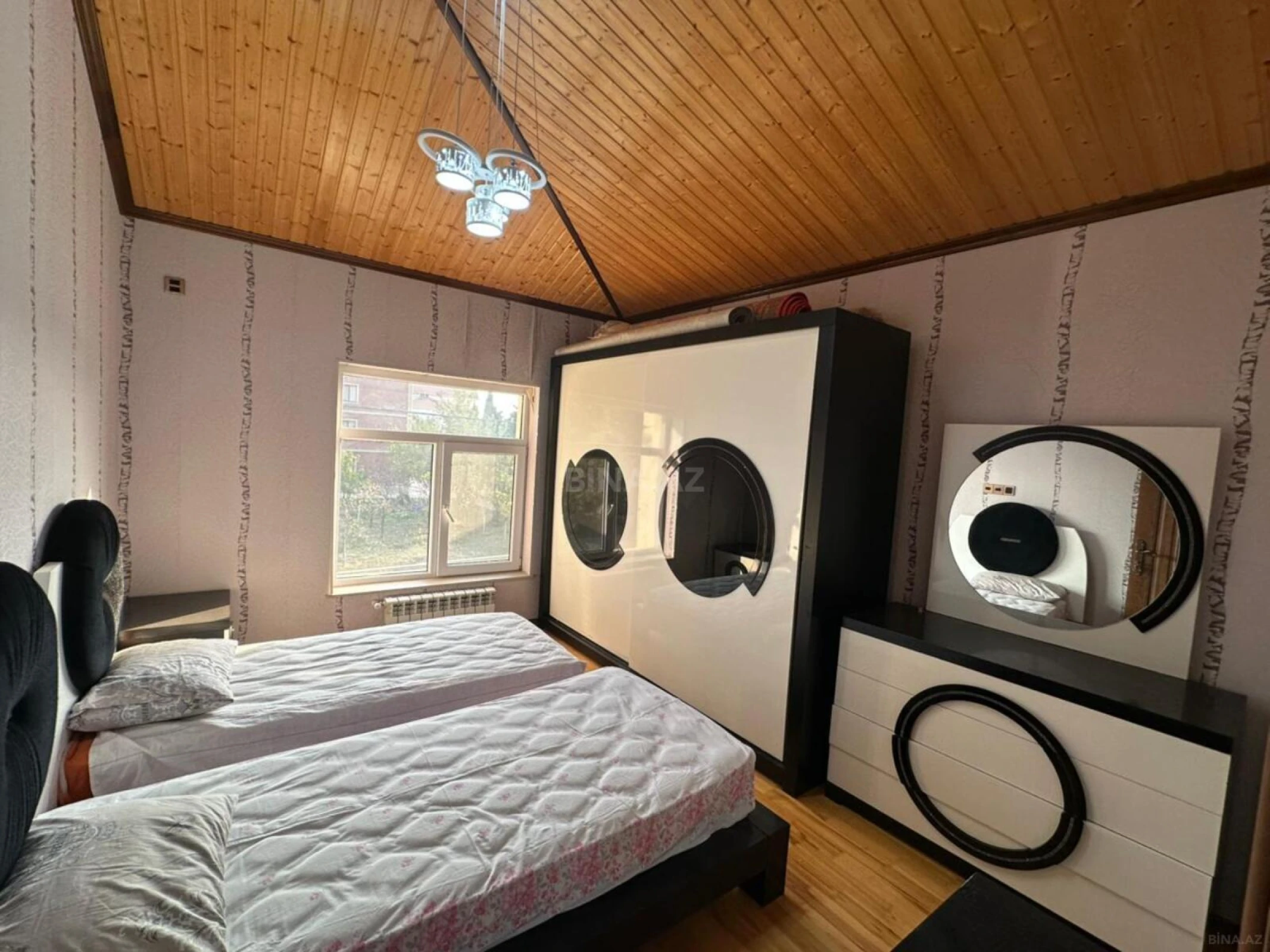 Satılır 8 otaqlı həyət evi 600 m²