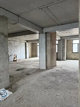Satılır 4 otaqlı mənzil 182 m²