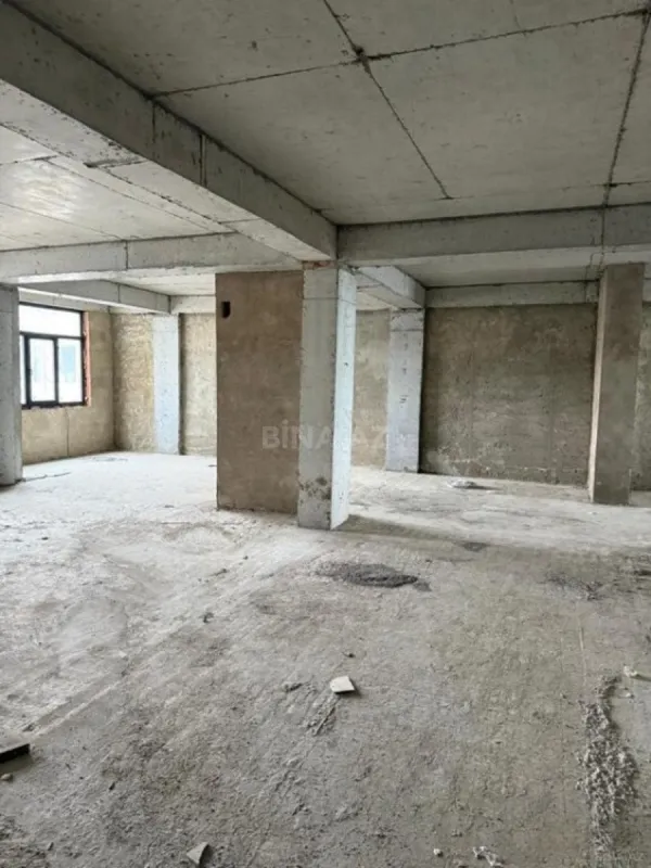 Satılır 4 otaqlı mənzil 182 m²
