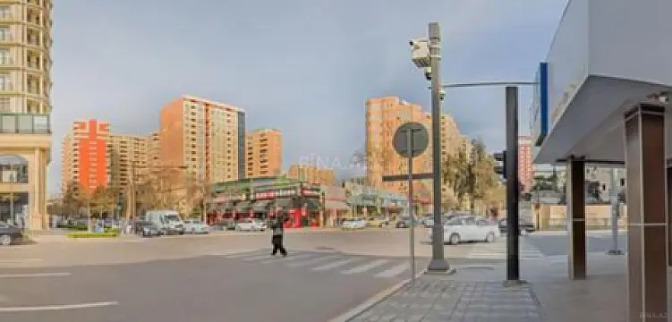 Satılır 4 otaqlı mənzil 182 m² — Bakı, İnşaatçılar 4 otaq 182.00 m²