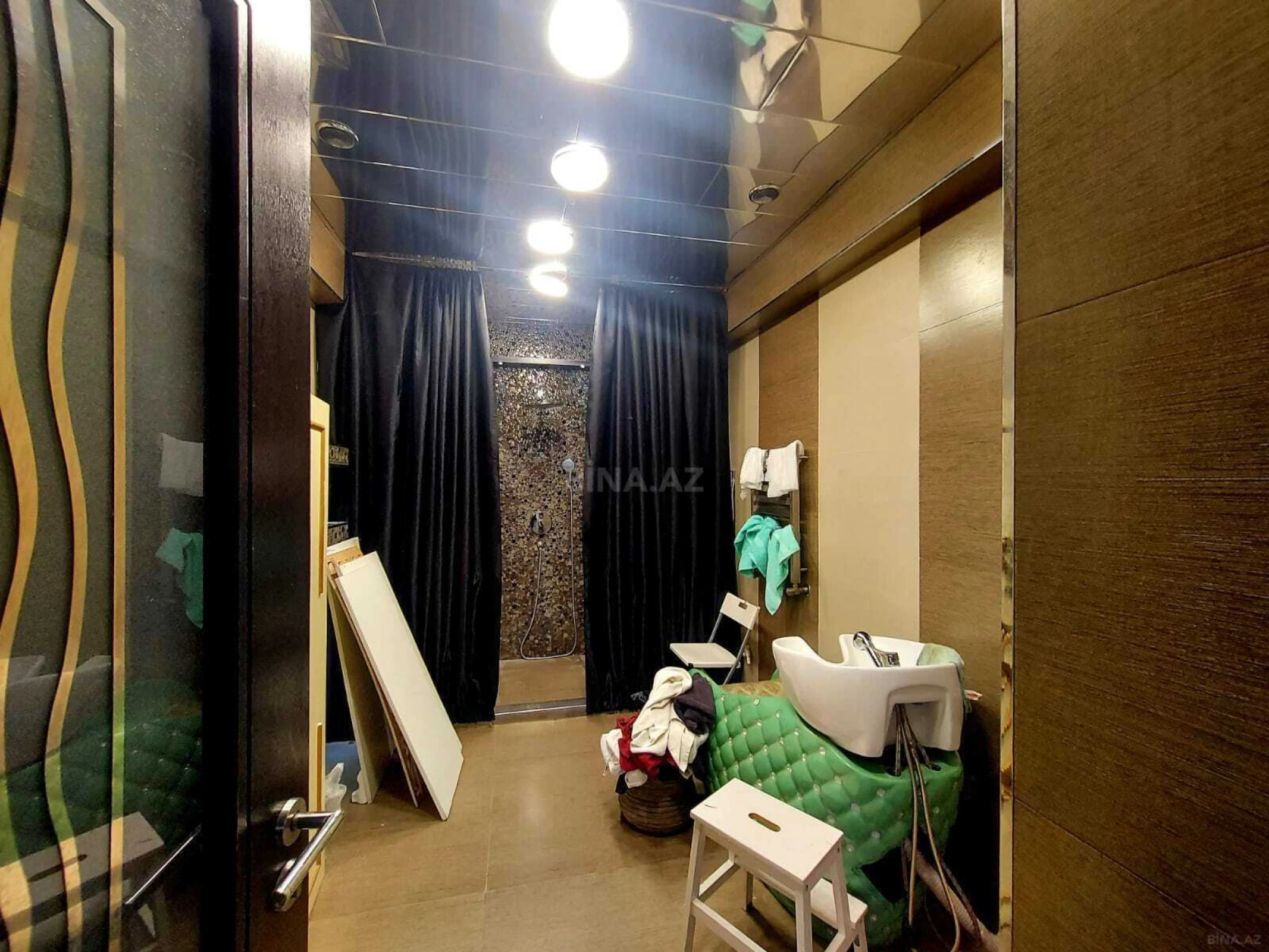 Satılır 4 otaqlı mənzil 226 m²