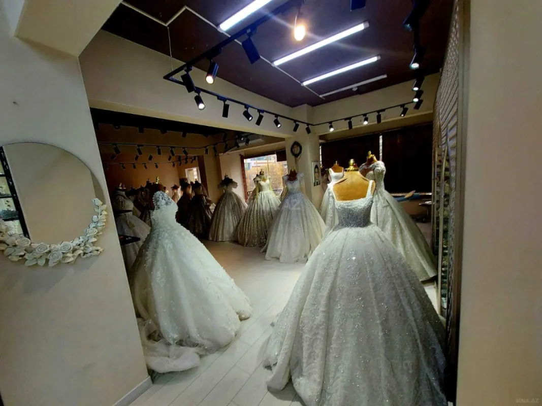 Satılır 4 otaqlı mənzil 226 m²