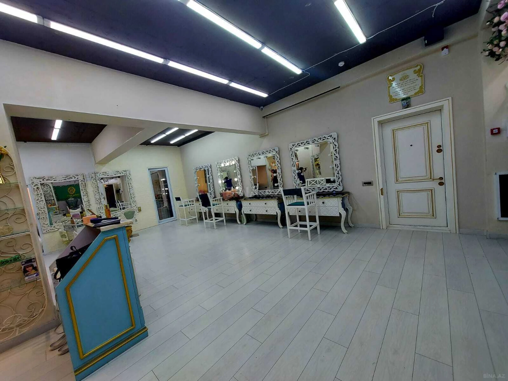 Satılır 4 otaqlı mənzil 226 m²