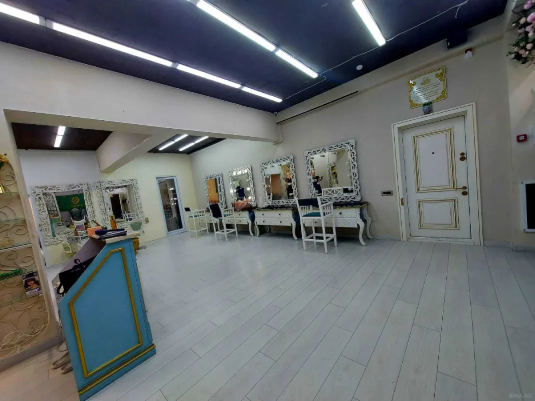 Satılır 4 otaqlı mənzil 226 m²