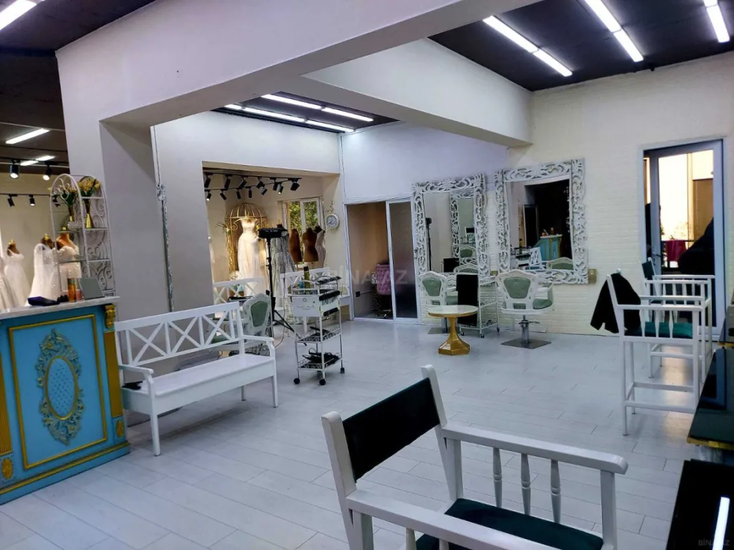 Satılır 4 otaqlı mənzil 226 m²