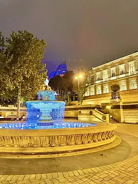 Satılır 4 otaqlı mənzil 130 m² — Bakı 4 otaq 130.00 m²